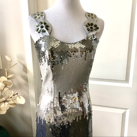 Sequined silver gradient cocktail dress - Picture 2 of 8